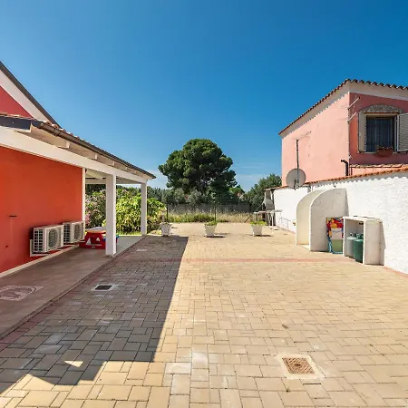 Villa Lunu *